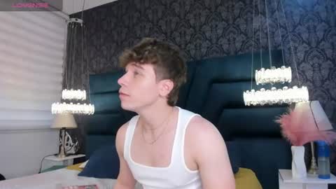 Femboy Max online show from 07/24/26, 12:03