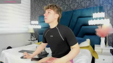 Femboy Max online show from 07/27/26, 12:12