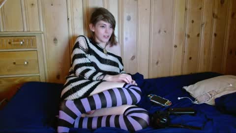Snapshot of femboyflowers chatting on 02/07/25, 02:47 femboyflowers online show from 02/07/25, 02:47