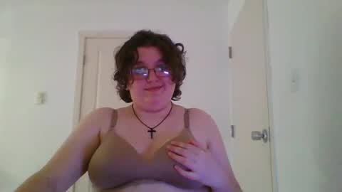 Snapshot of femcelsam chatting on 08/03/26, 01:48 femcelsam online show from 08/03/26, 01:48
