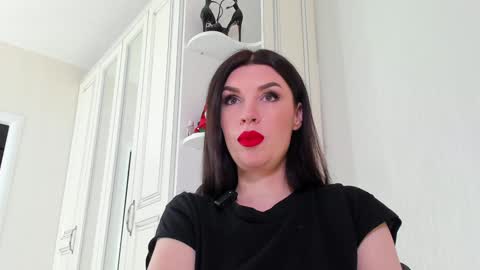 Snapshot of femdomheels chatting on 12/30/24, 02:51 femdomheels online show from 12/30/24, 02:51