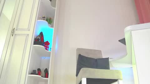 Snapshot of femdomheels chatting on 01/09/25, 02:51 femdomheels online show from 01/09/25, 02:51