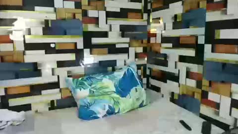 feminine_tsx online show from 12/17/25, 11:05