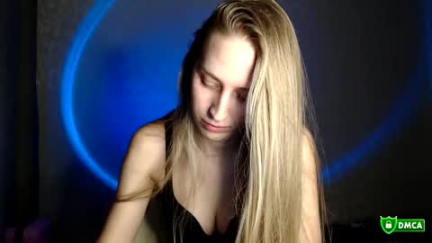 Femke online show from 11/10/25, 08:08