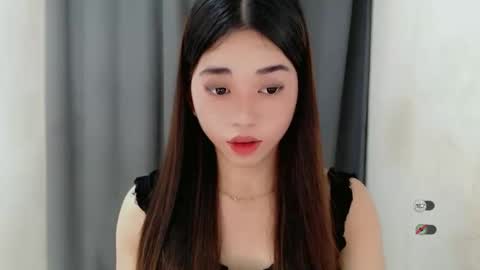 Snapshot of femylove chatting on 12/19/24, 12:02 YOUR BEAUTIFUL ASIANFHEMY online show from 12/19/24, 12:02