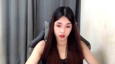 Snapshot of femylove chatting on 01/12/25, 06:27 YOUR BEAUTIFUL ASIANFHEMY online show from 01/12/25, 06:27