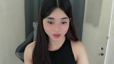 Snapshot of femylove chatting on 01/28/25, 12:05 YOUR BEAUTIFUL ASIANFHEMY online show from 01/28/25, 12:05