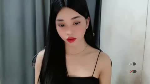 Snapshot of femylove chatting on 02/01/25, 06:43 YOUR BEAUTIFUL ASIANFHEMY online show from 02/01/25, 06:43