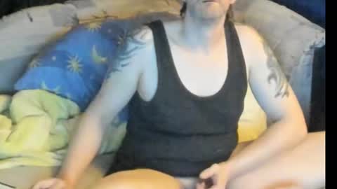 Snapshot of fendermann38 chatting on 01/14/26, 02:17 Fendermann38 online show from 01/14/26, 02:17