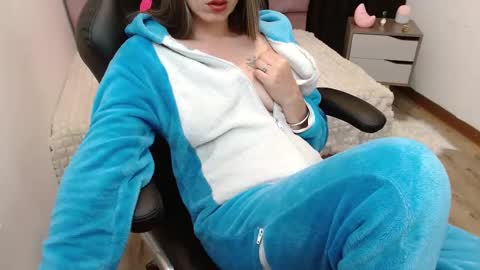 Alejandra online show from 02/20/25, 08:28