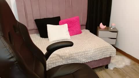 Alejandra online show from 03/05/25, 05:40