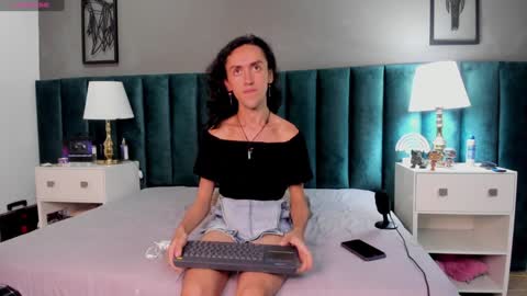 Karol online show from 01/04/25, 04:11