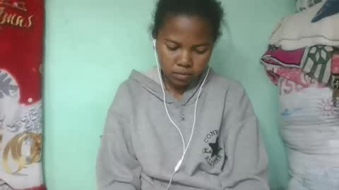 fenou122745 online show from 09/15/25, 07:03