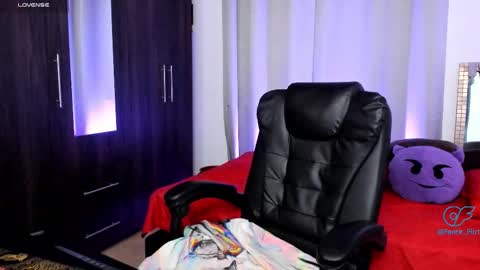 Fenrir Flirt online show from 10/19/25, 03:18