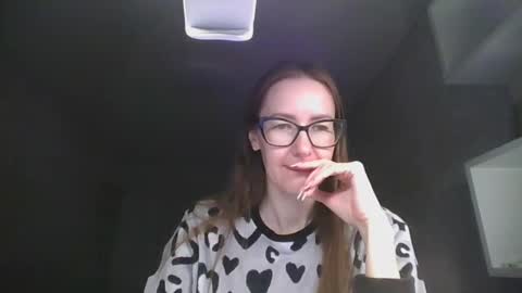 Snapshot of feraliss chatting on 05/17/26, 08:49 feraliss online show from 05/17/26, 08:49