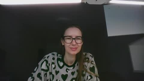 Snapshot of feraliss chatting on 05/18/26, 10:54 feraliss online show from 05/18/26, 10:54