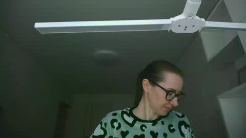 Snapshot of feraliss chatting on 05/19/26, 12:00 feraliss online show from 05/19/26, 12:00