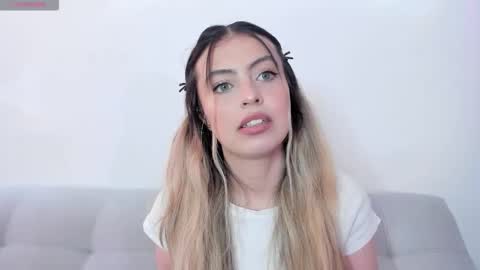 Snapshot of fernanda_aaa chatting on 03/17/26, 02:42 fernanda online show from 03/17/26, 02:42