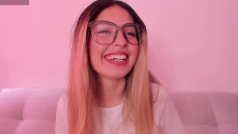 Snapshot of fernanda_aaa chatting on 03/19/26, 04:00 fernanda online show from 03/19/26, 04:00