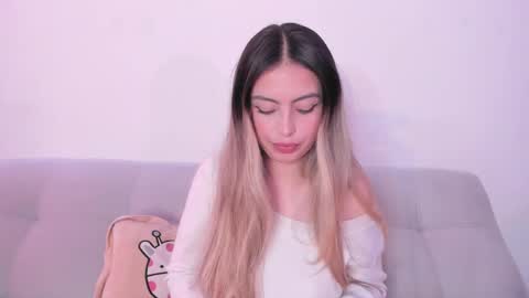 Snapshot of fernanda_aaa chatting on 04/21/26, 02:23 fernanda online show from 04/21/26, 02:23