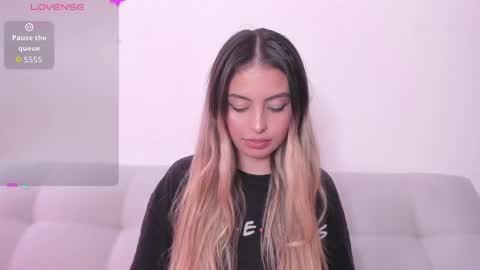 Snapshot of fernanda_aaa chatting on 05/11/26, 04:04 fernanda online show from 05/11/26, 04:04