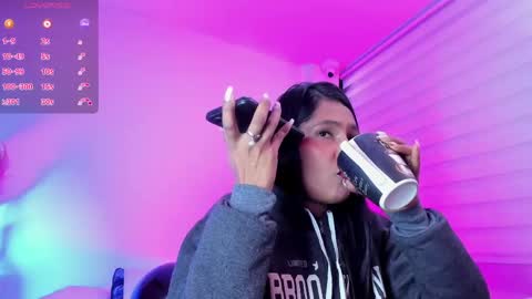 fernanda_liie_ online show from 04/18/26, 12:20