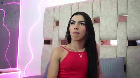 fernanda_thail_ online show from 03/15/26, 08:04