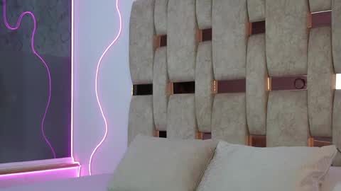 fernanda_thail_ online show from 04/11/26, 07:40