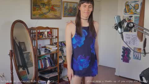 Snapshot of fernydew chatting on 02/25/25, 02:03 Fern next stream 430pm Monday PST online show from 02/25/25, 02:03