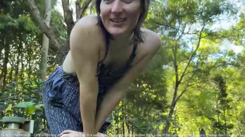 Snapshot of fernydew chatting on 11/11/25, 05:18 Fern next stream 430pm Monday PST online show from 11/11/25, 05:18