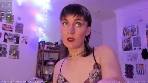 Snapshot of fernydew chatting on 06/19/26, 09:35 Fern next stream 430pm Monday PST online show from 06/19/26, 09:35