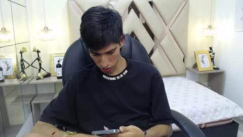 FER PHOENIX online show from 02/18/25, 09:54