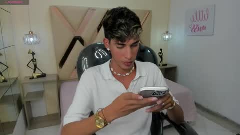 FER PHOENIX online show from 10/05/25, 04:00