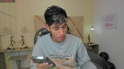 FER PHOENIX online show from 10/22/25, 03:07