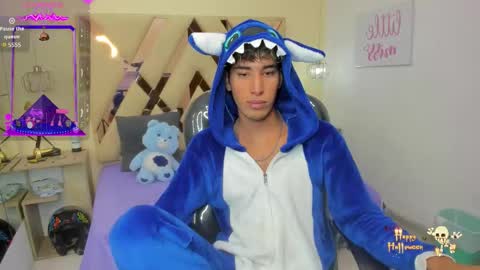 FER PHOENIX online show from 10/30/25, 03:41