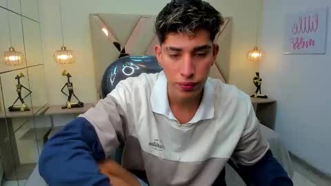 FER PHOENIX online show from 02/05/26, 03:33