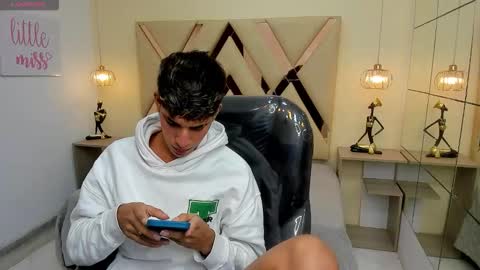 FER PHOENIX online show from 02/06/26, 03:44