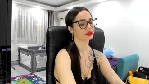 Snapshot of fetishcatalea chatting on 01/04/25, 07:02 Catalea DM online show from 01/04/25, 07:02