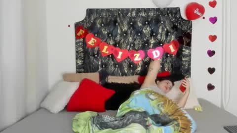 Snapshot of fetishgirlsxx chatting on 02/17/26, 12:01 Fetishgirlsxxx online show from 02/17/26, 12:01