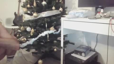 Snapshot of fetishman84 chatting on 12/17/24, 02:11 fetishman84 online show from 12/17/24, 02:11