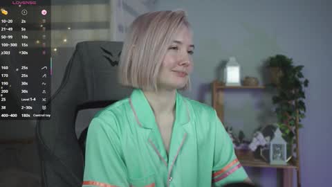 Rey online show from 11/18/25, 06:01