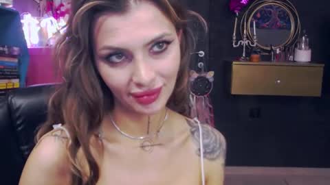 Sarah online show from 03/11/25, 10:42