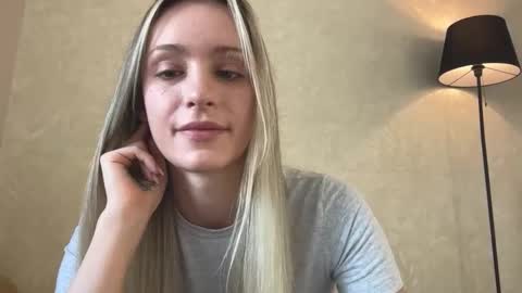 Lisa online show from 09/27/25, 05:01