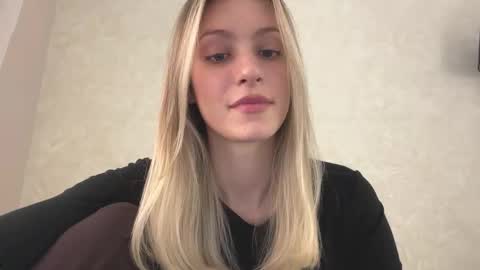 Lisa online show from 12/05/25, 07:06