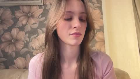 Snapshot of fflloowweerr chatting on 03/02/26, 10:22 Lisa online show from 03/02/26, 10:22