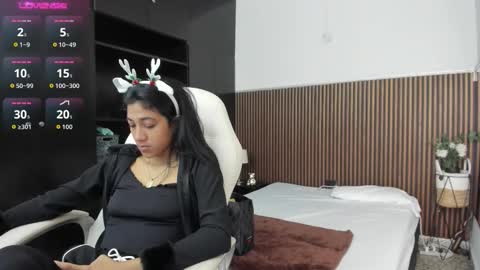 Freyja  online show from 12/02/25, 05:30