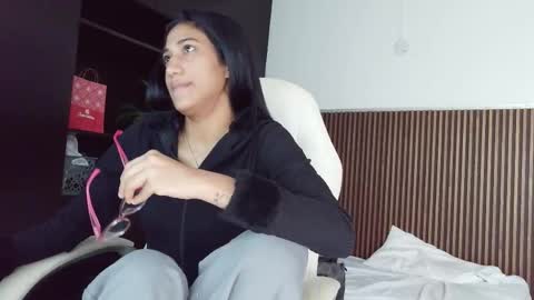 Freyja  online show from 12/19/25, 04:47