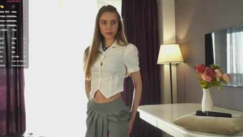 Hello there im Isabela3 online show from 05/17/26, 03:04