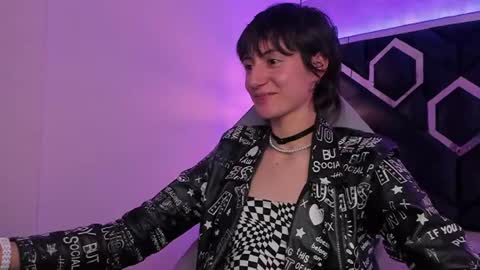 Snapshot of fieramadame chatting on 01/03/25, 12:33 online show from 01/03/25, 12:33