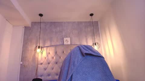   online show from 11/21/25, 12:04